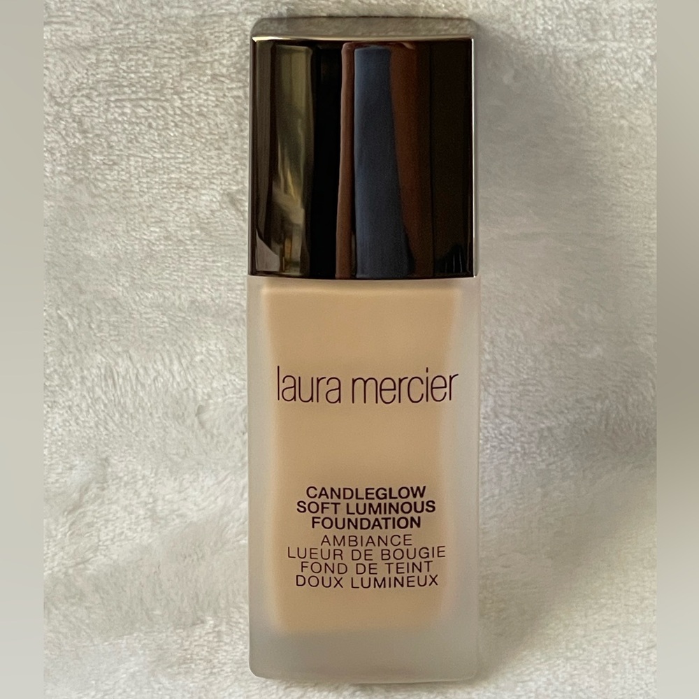 Laura Mercier Candle Glow Soft Luminous Foundation in 2W1 MACADAMIA